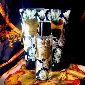 ❌SOLD ON MERCARI White Etheriana Sonia Kashuk